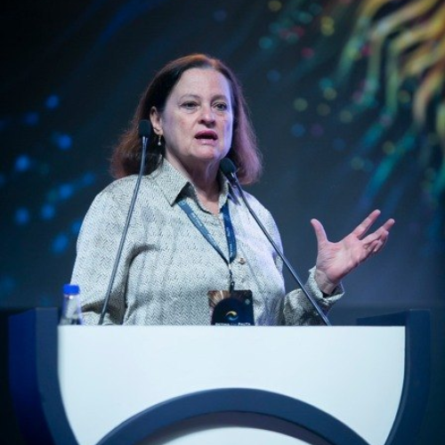 Nilva Simeren Bueno de Moraes